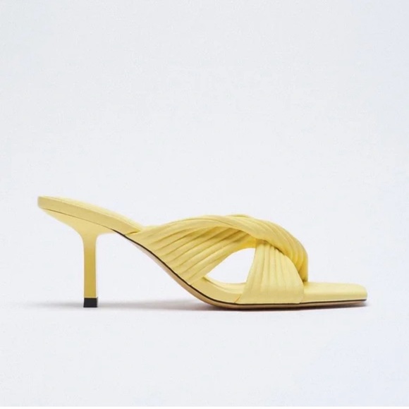 Yellow Sandals - Picture 3 of 3